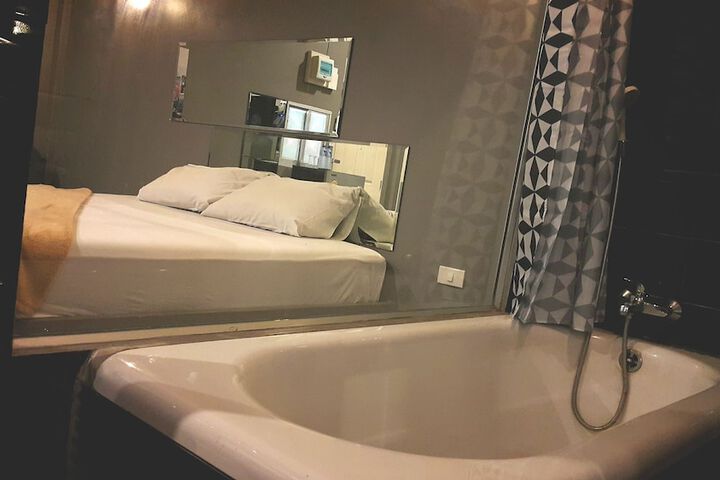 Room 10 of 19
