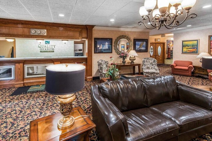 Entrance & Lobby