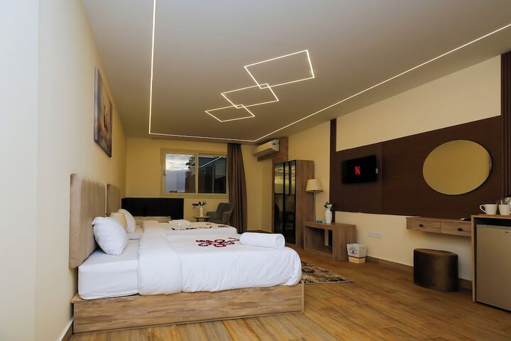 Room 47 of 177