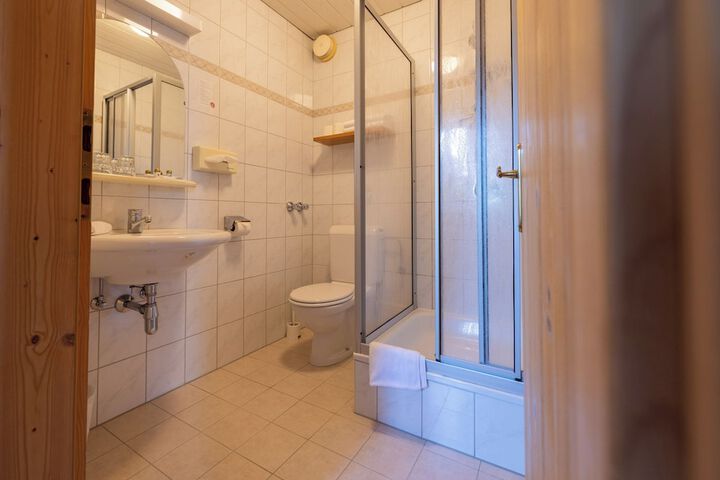 Room 10 of 23