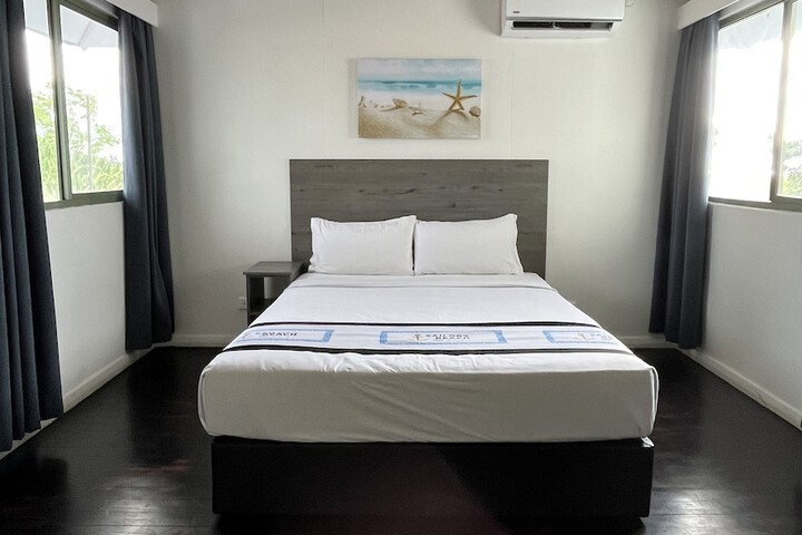 Room 4 of 42