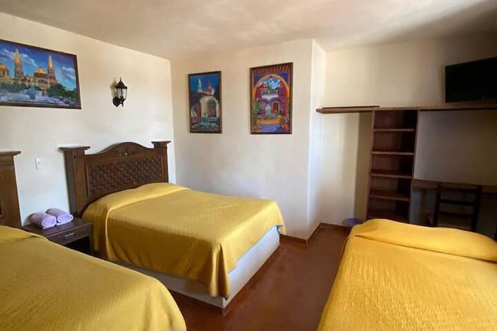 Room 5 of 11
