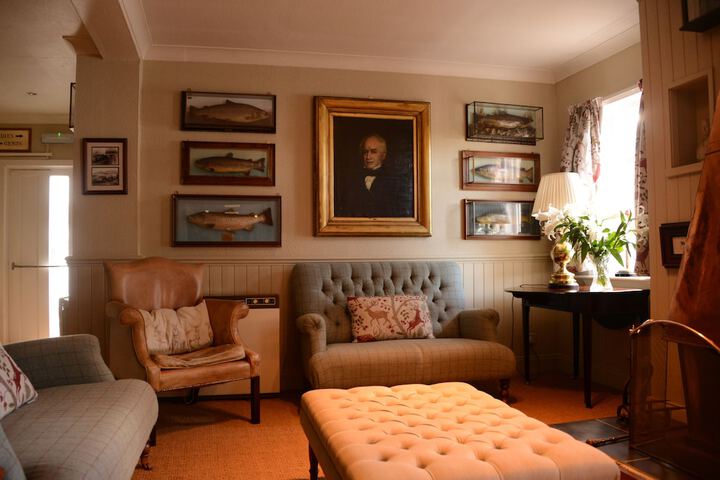 Lounge 56 of 62