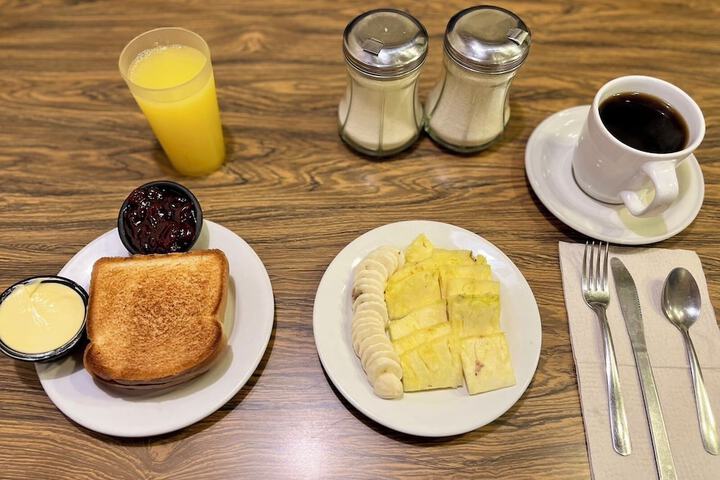 Breakfast/Coffee Service 66 of 92