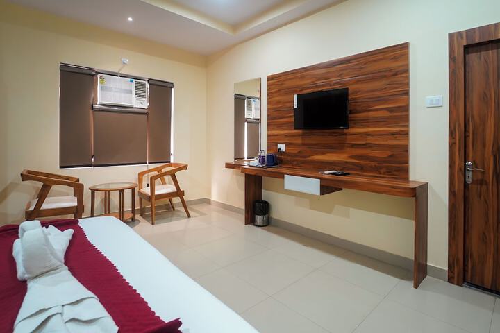 Room 9 of 32