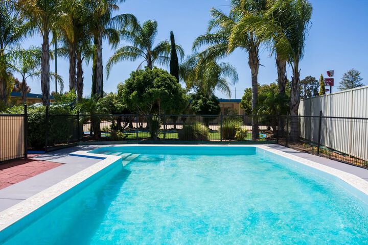 Pool 20 of 29