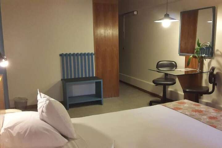 Room 12 of 27