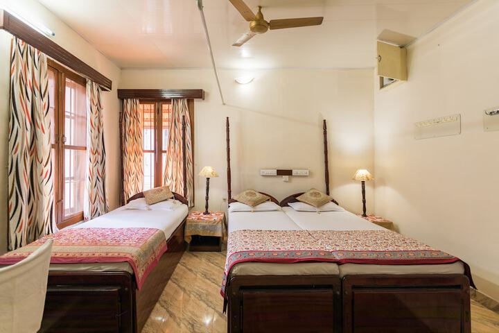 Room 10 of 50