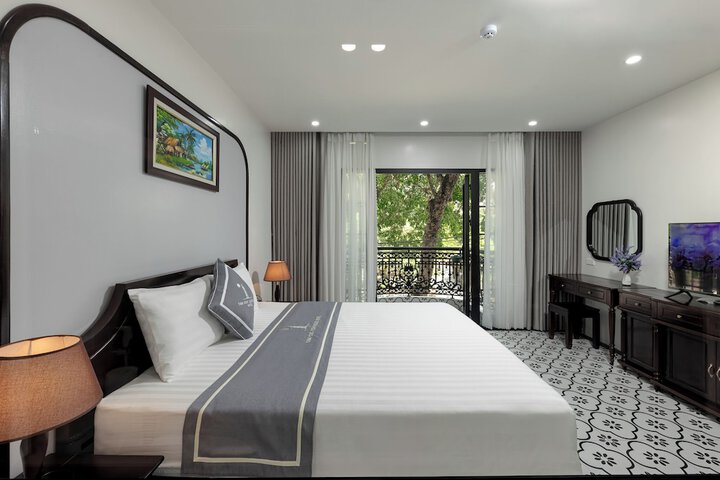 Room 5 of 24