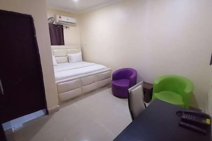 Room 7 of 51
