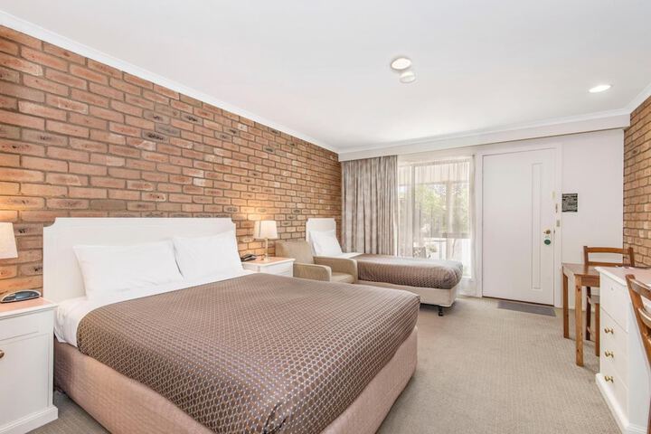 Room 16 of 29