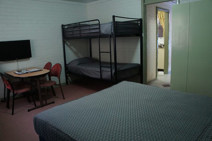 Room 10 of 65