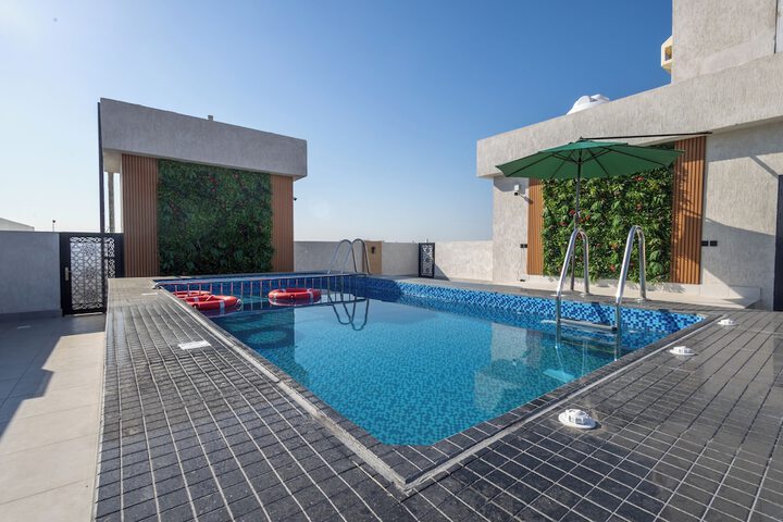 Pool 23 of 38