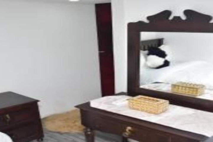 Room 3 of 9