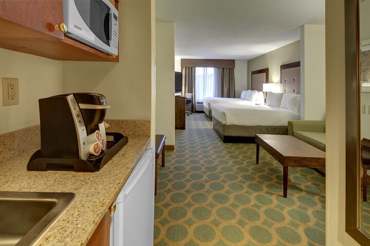 1 King Bed Suite (7 of 11)
