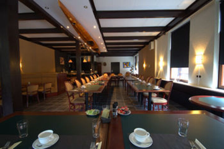 Dining 43 of 48