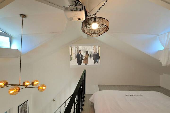 Room 17 of 40