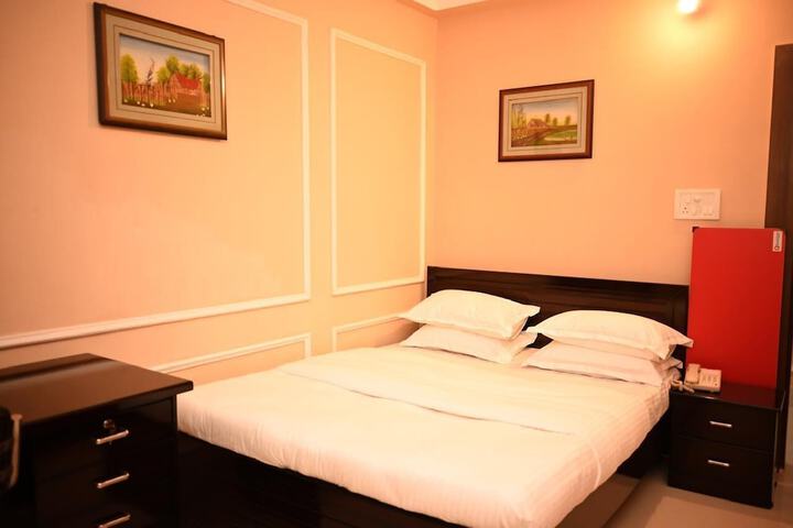 Room 6 of 19