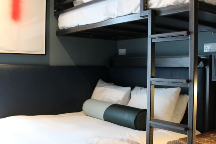 Room 28 of 112