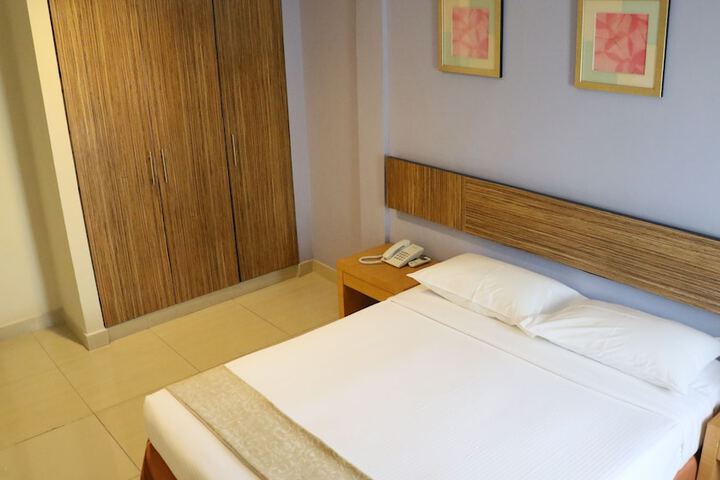 Room 10 of 40