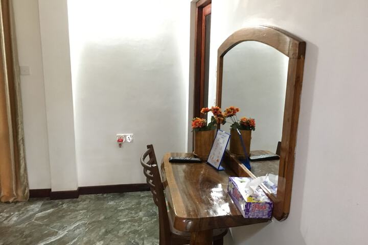 Room 10 of 24