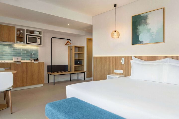 Room 4 of 34