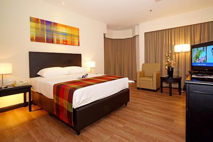 Room 8 of 25