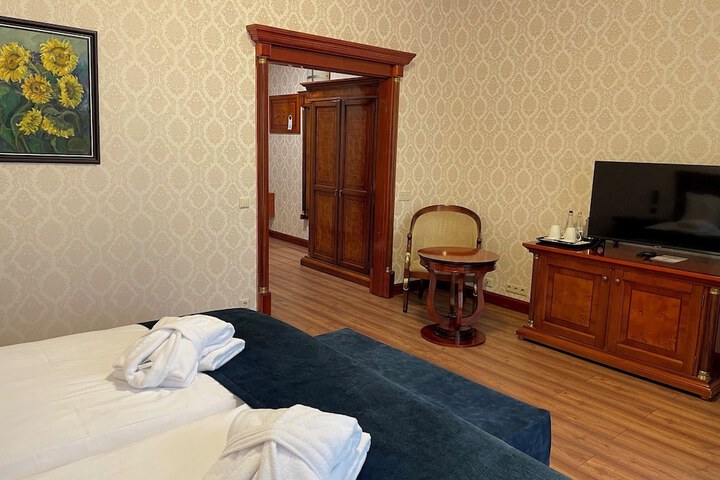 Room 96 of 143