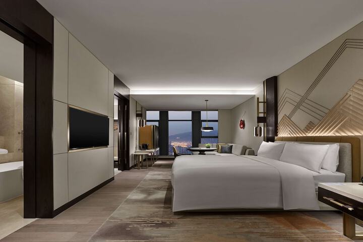 Room 36 of 61