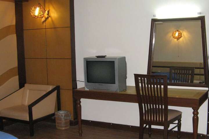 Room 17 of 40