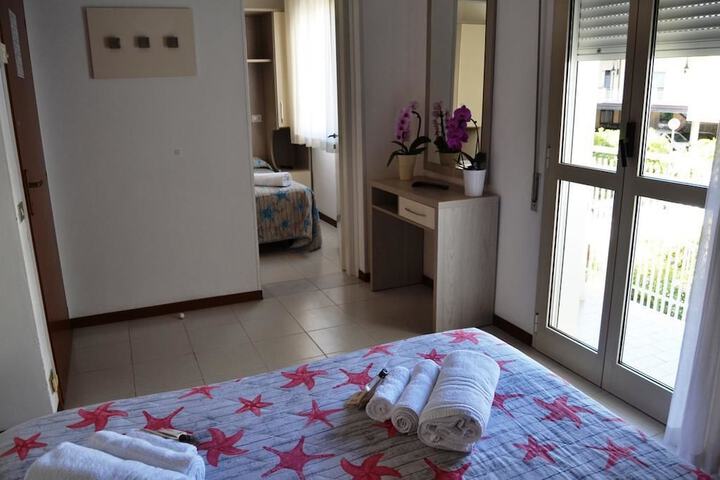 Room 9 of 43