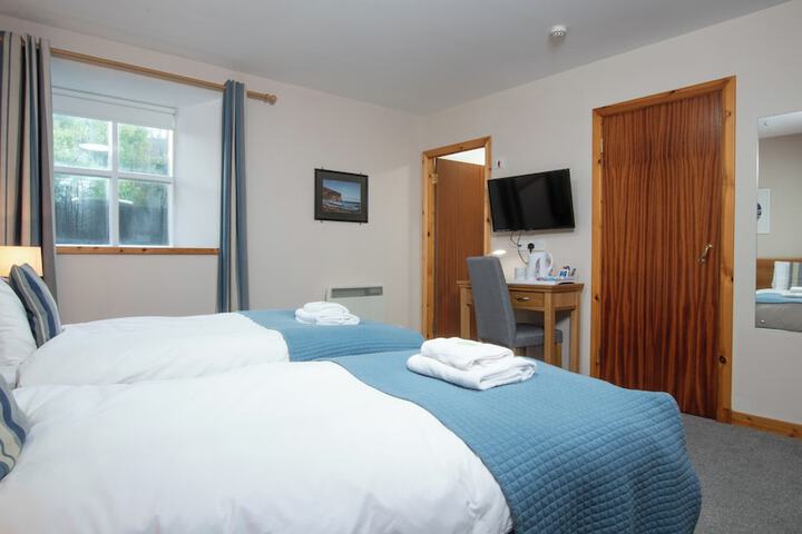 Room 34 of 82