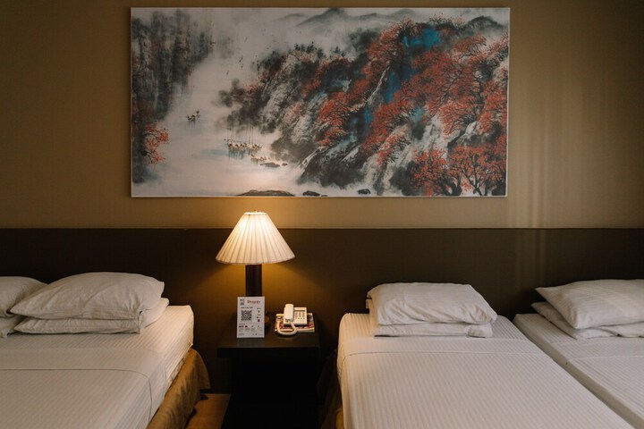 Room 78 of 158