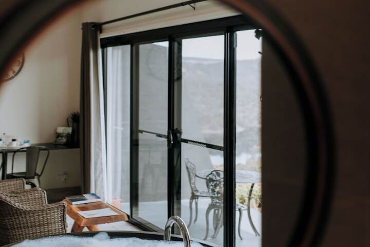 Room 27 of 288