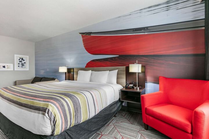 1 King Bed (10 of 21)
