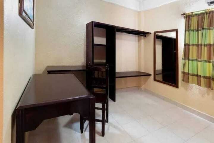Room 4 of 7