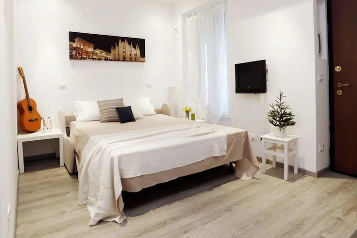 Room 3 of 16