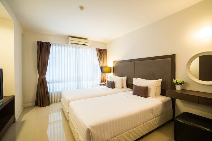 Room 21 of 80