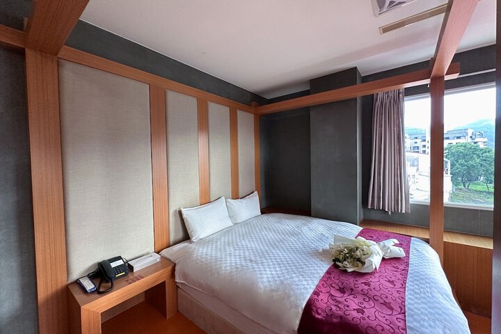 Room 16 of 60