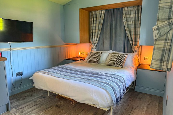 Room 8 of 8