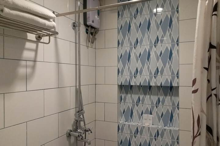 Room 68 of 91