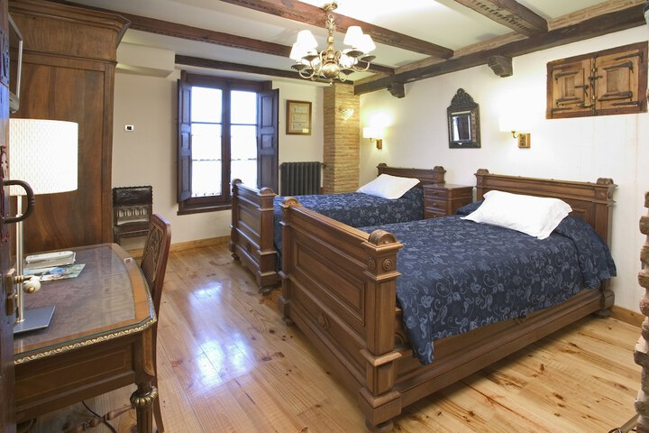 Room 3 of 26