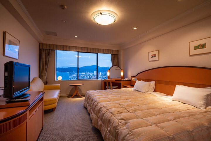 Room 10 of 75