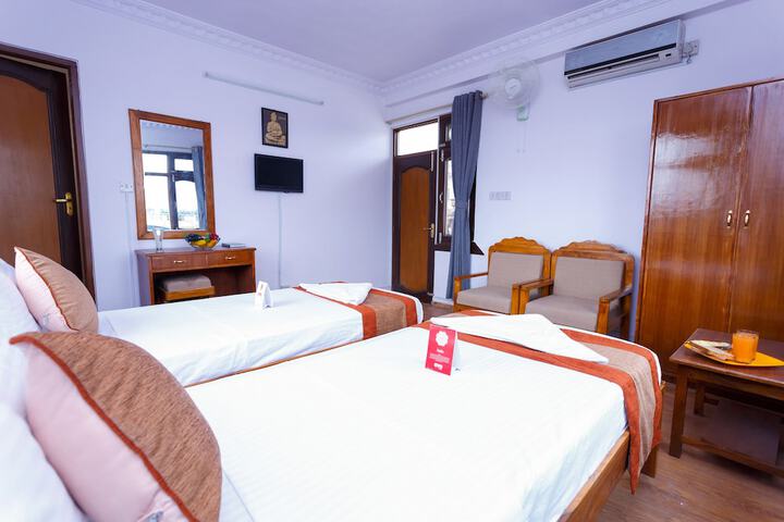 Room 9 of 27