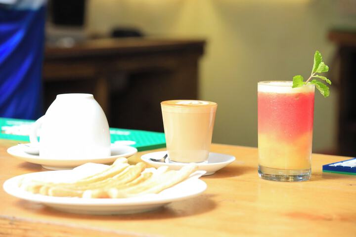 Breakfast/Coffee Service 11 of 13