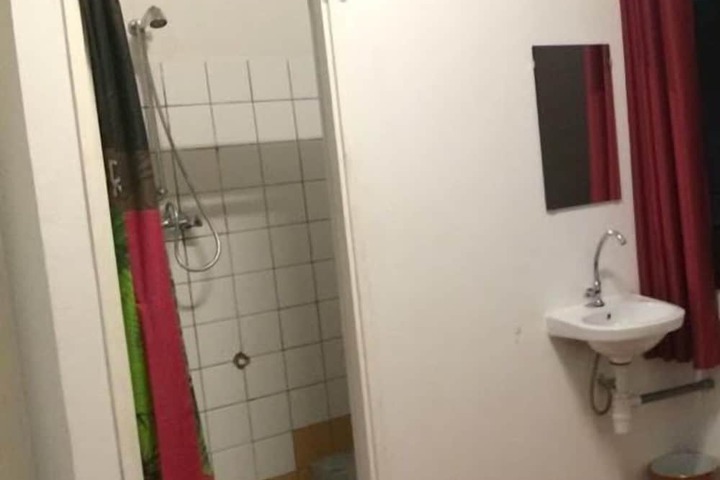 Room 9 of 41