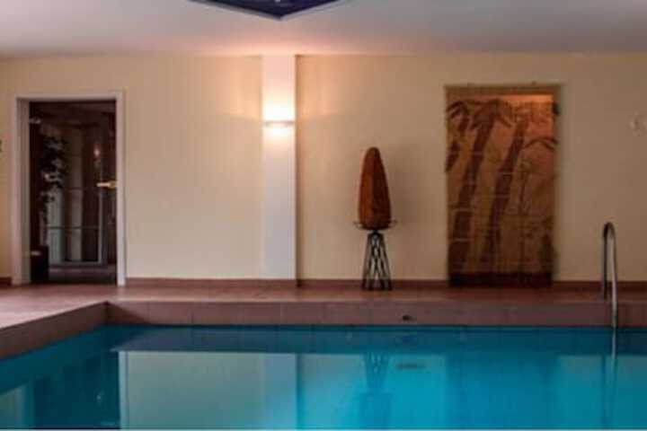 Pool Hotel