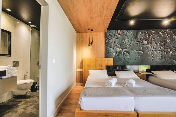 Room 11 of 148
