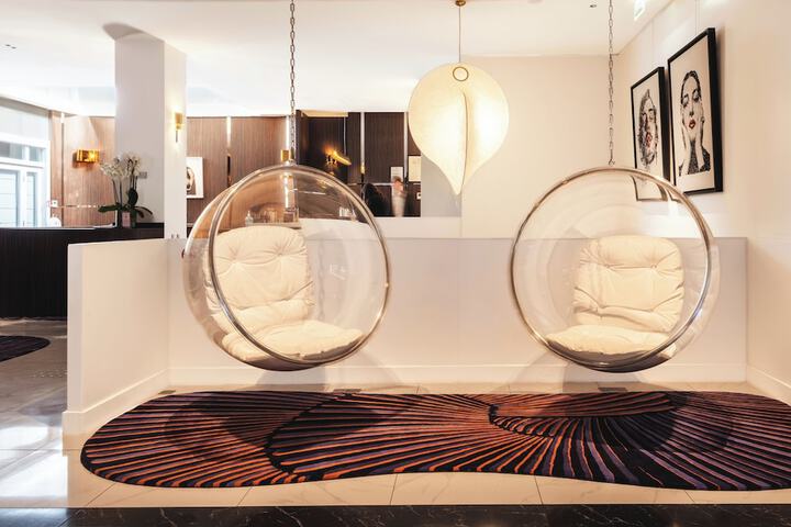 Guest Lobby