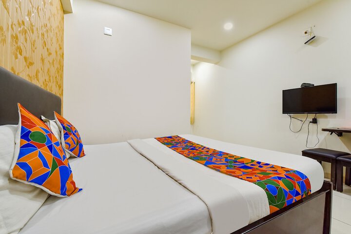 Room 15 of 20